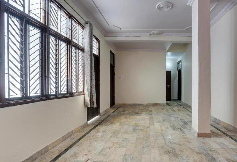 ホテル Flagship Saarth Inn