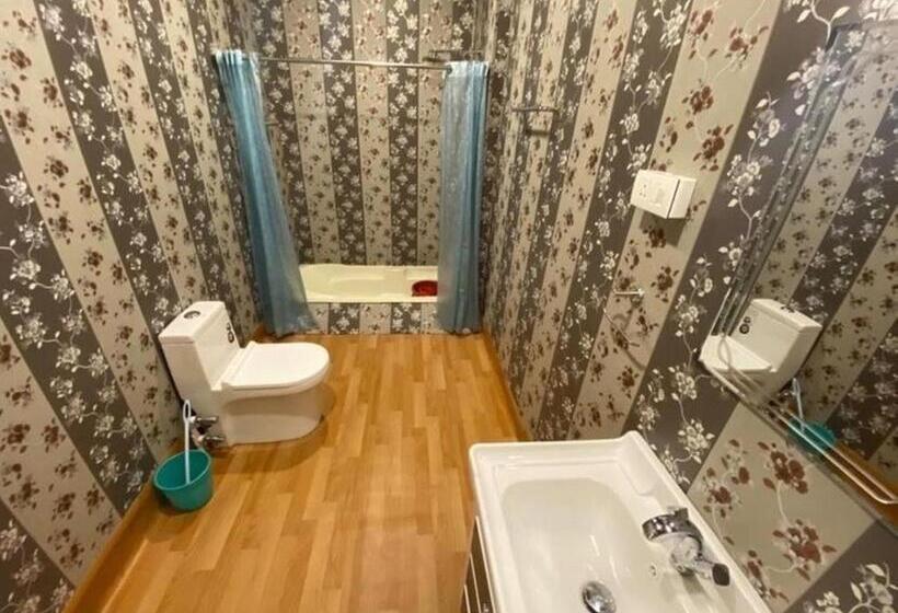 酒店 Floating Luxury Group Of Houseboats