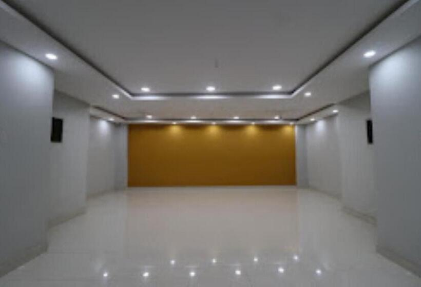 בית מלון כפרי Friends Inn ,jakariyapur