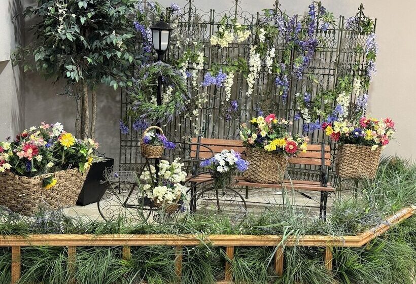 فندق Garner Inn & Suites