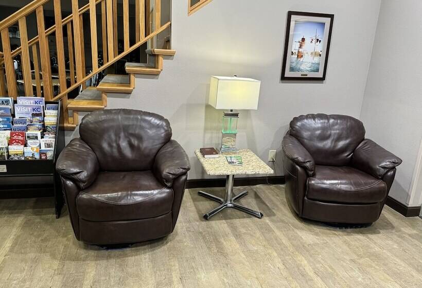 فندق Garner Inn & Suites