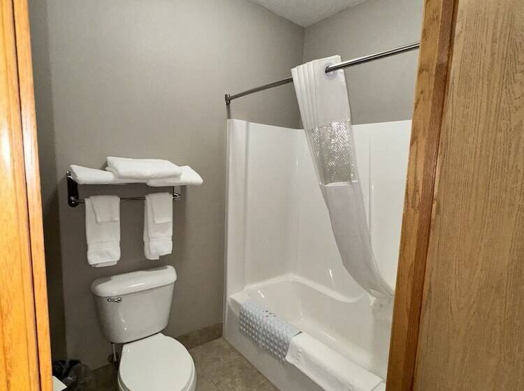 فندق Garner Inn & Suites