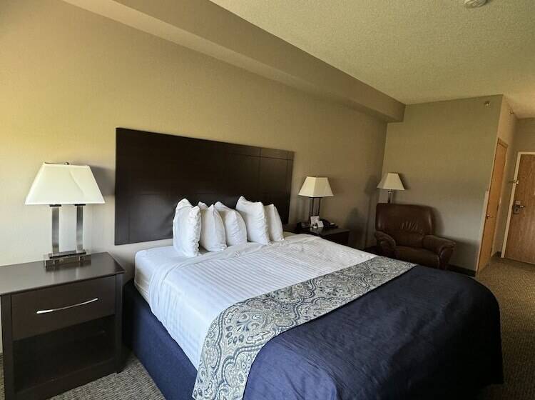 فندق Garner Inn & Suites