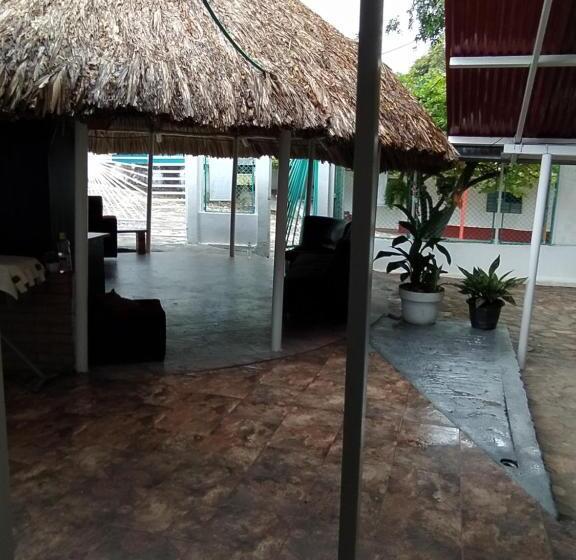 Отель Guataqui Puerto Principal