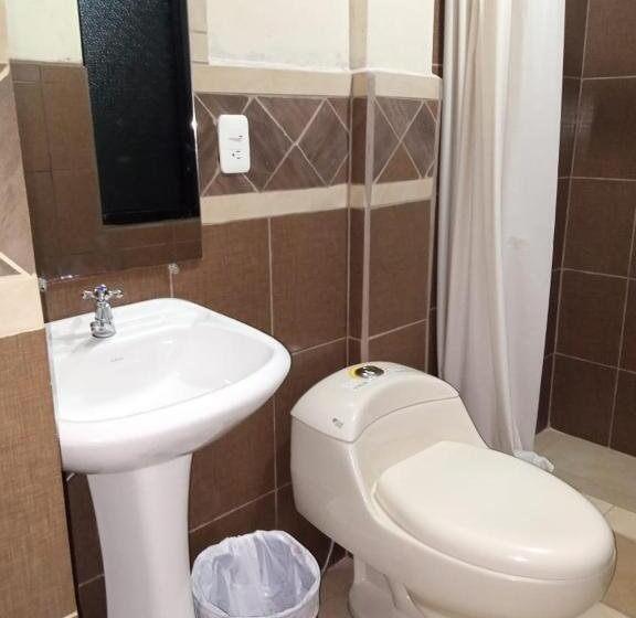 هتل Hostal Restaurante El Fogon Campero