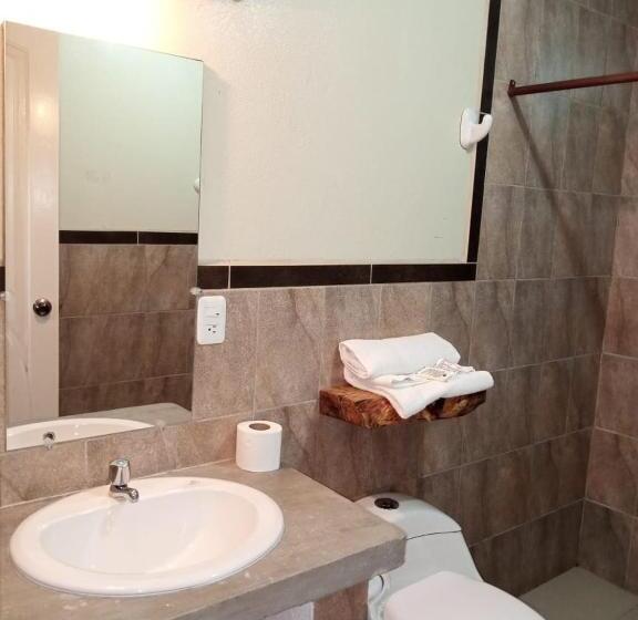 هتل Hostal Restaurante El Fogon Campero