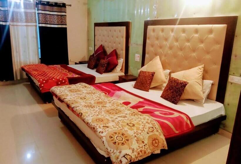 ホテル K P R Resort Tejas   Couple Friendly Resort