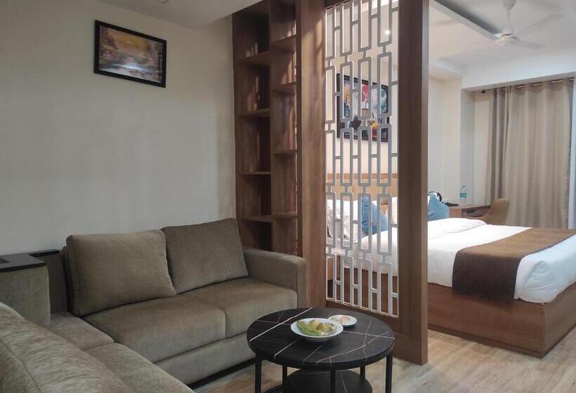 Отель Kingdom Palace