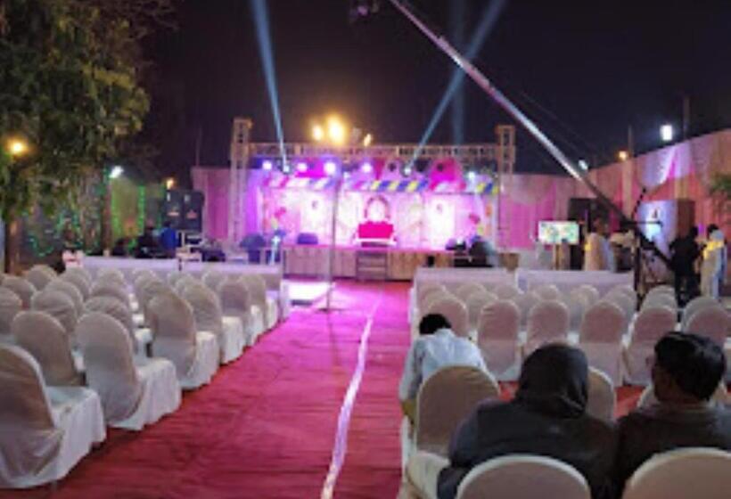 فندق Maa Jagdamba Palace Bihar