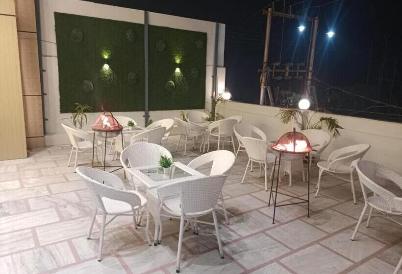 Отель Mahadev Rishikesh