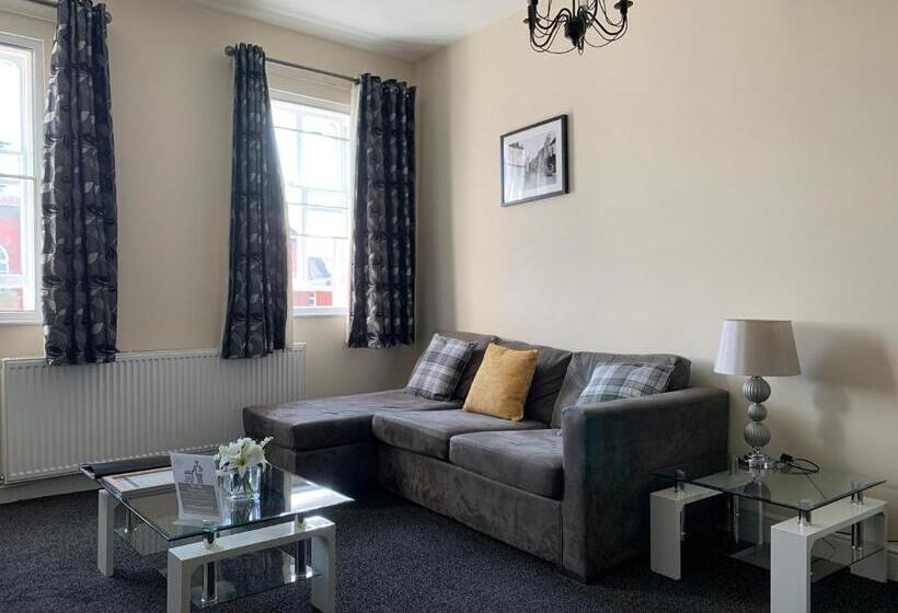 Отель Market Place Serviced Apartments, Leek