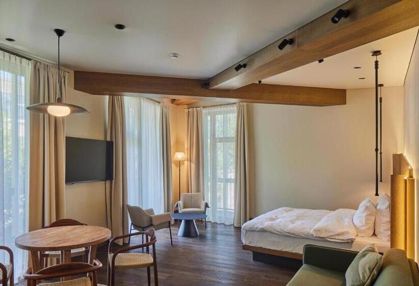 هتل Monist Boutique By Spa Vilnius