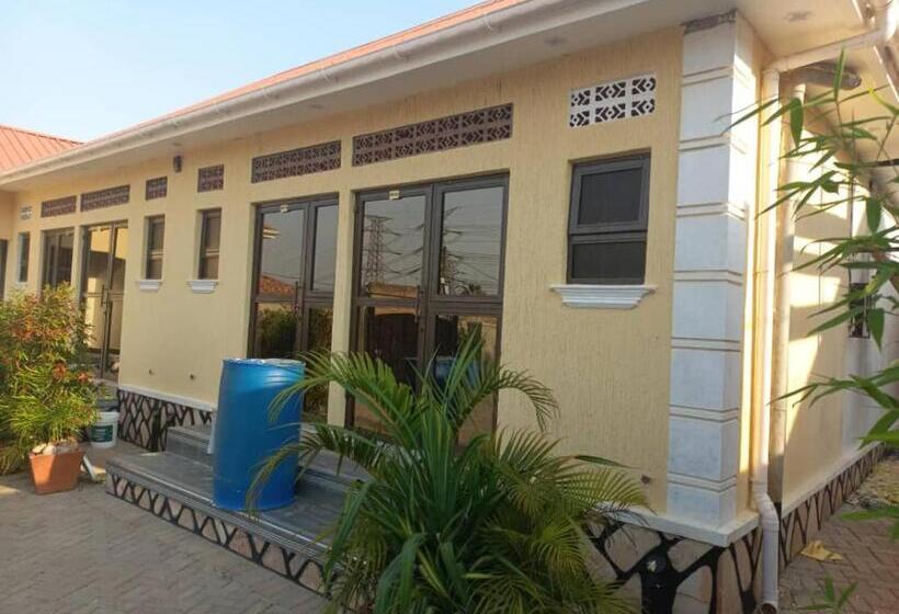 هتل Nandi Guest House