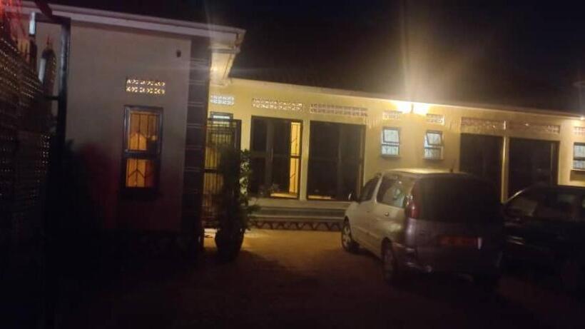 هتل Nandi Guest House