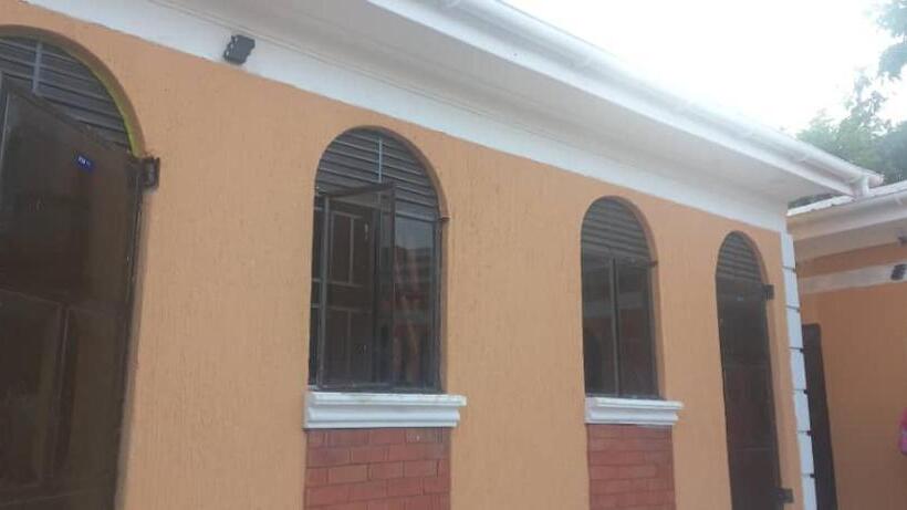 هتل Nandi Guest House