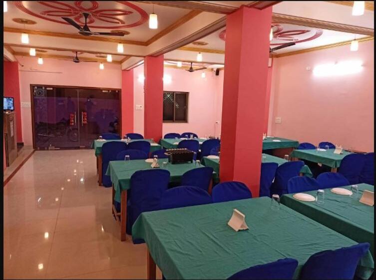 Отель Neelam Palace