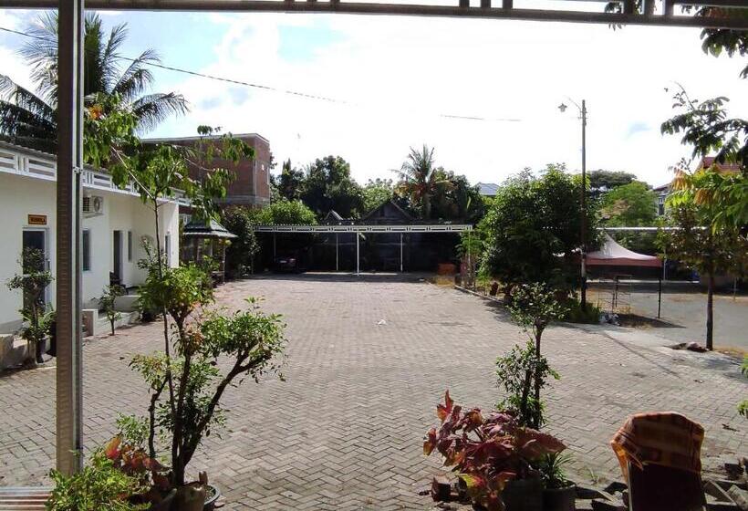 酒店 Oyo 93278 Wisma Syariah Lahundape