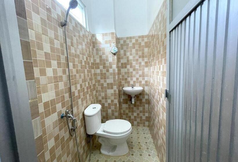 בית מלון כפרי Oyo 93297 Penginapan Musafir Syariah