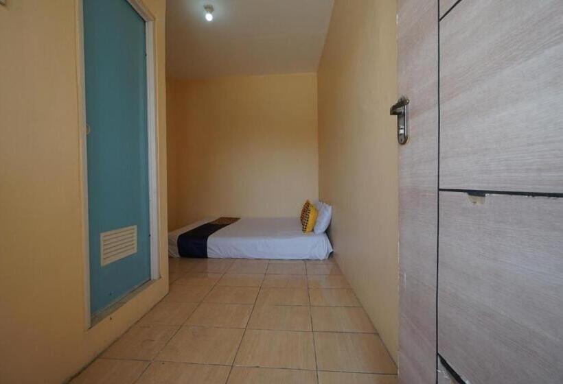 ホテル Oyo 93300 Homestay Puri Anggrek Syariah   Wage