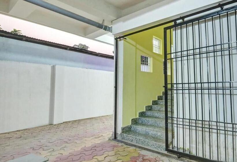 Отель Oyo City Guest House