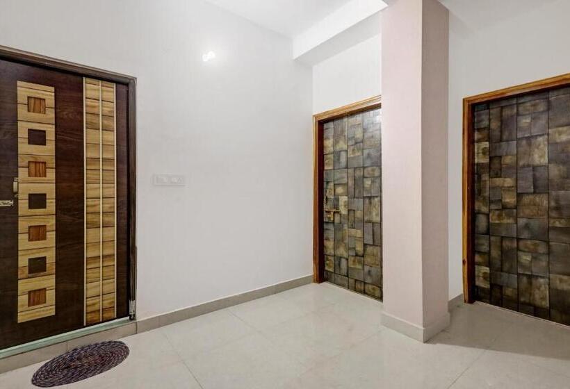 Отель Oyo City Guest House