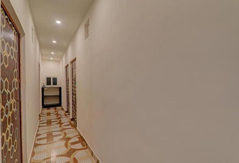 Отель O V Residency