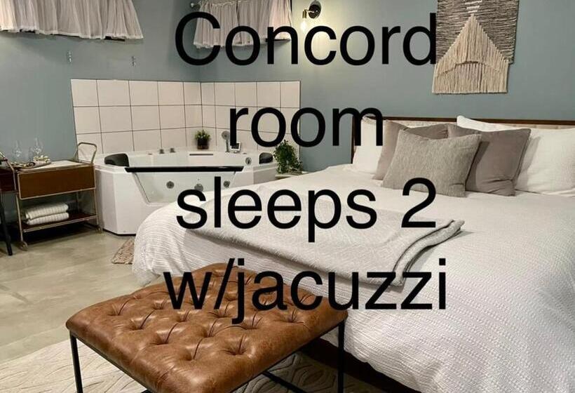 ホテル Yacht One Family Suite Near Hidden Valley Ski