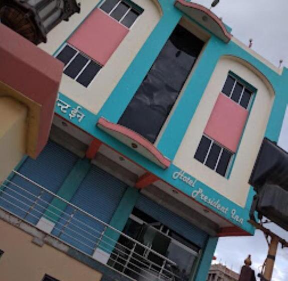 בית מלון כפרי President Inn,raxaul
