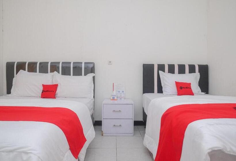 فندق Reddoorz Syariah @ Jalan Dieng Wonosobo 2