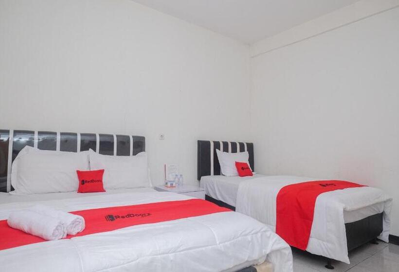 فندق Reddoorz Syariah @ Jalan Dieng Wonosobo 2