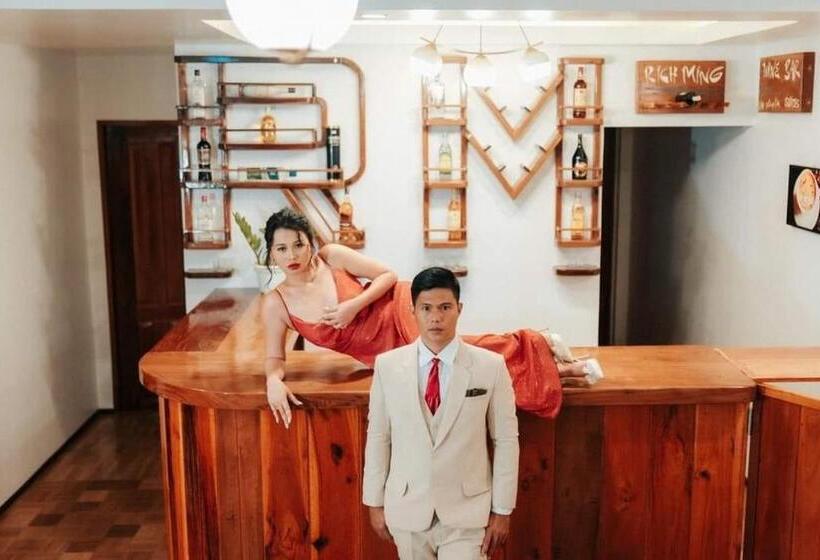 هتل Rich Vania Suites