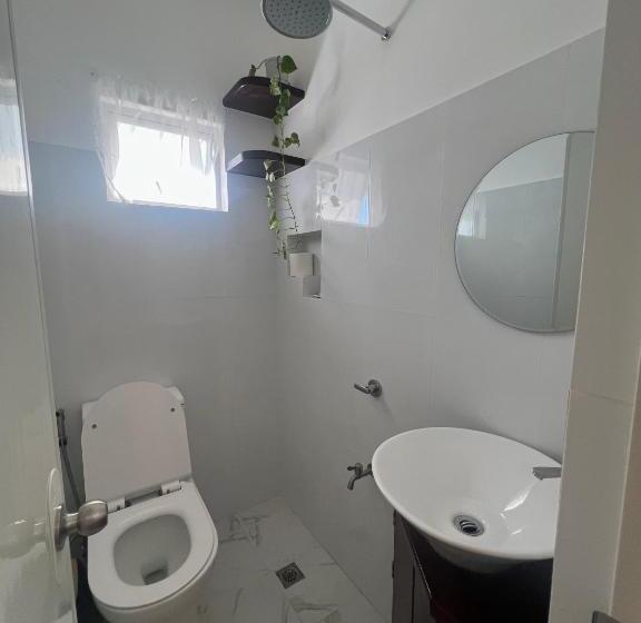 هتل Rich Vania Suites