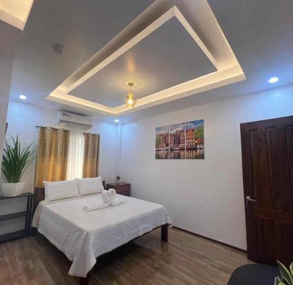 هتل Rich Vania Suites