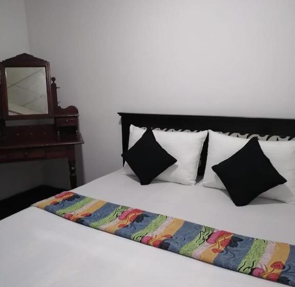 ホテル Rp Rohamton Bungalow And Coffee Bar