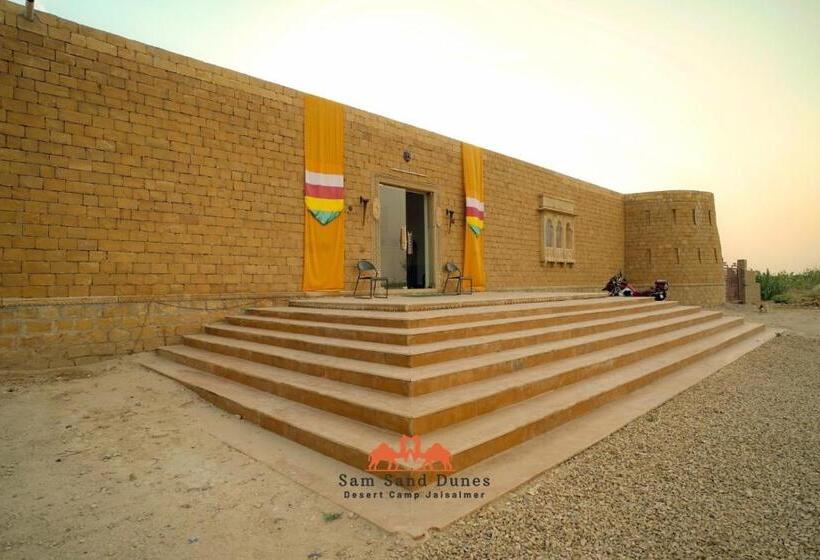 Отель Sam Sand Dunes Desert Safari Camp