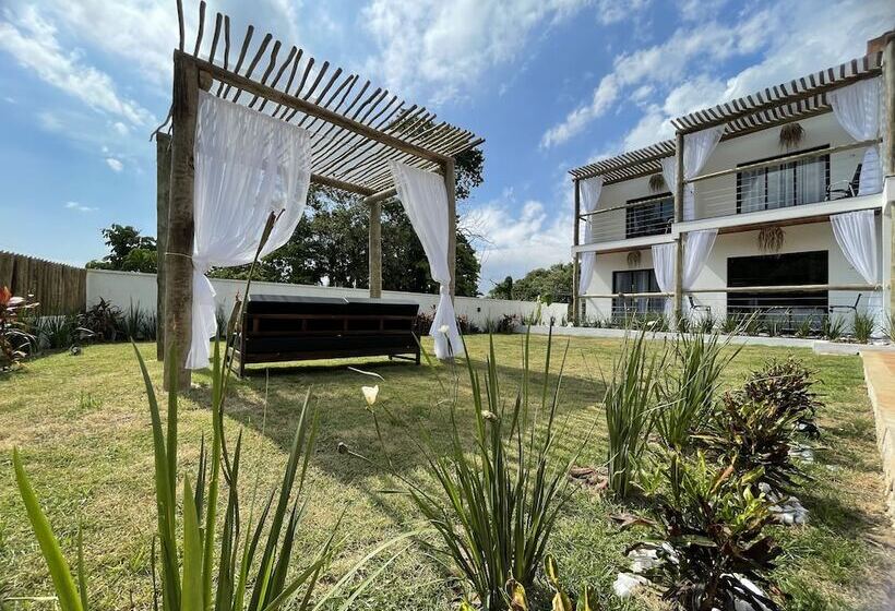 בית מלון כפרי Santomar Guest House