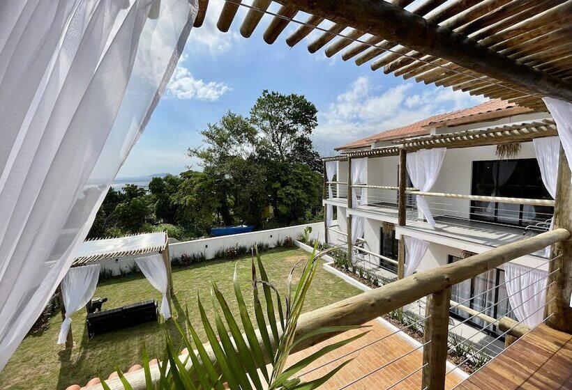 בית מלון כפרי Santomar Guest House