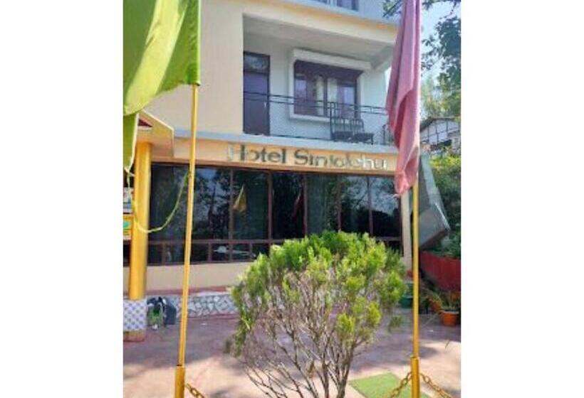 בית מלון כפרי Siniolchu Pelling , New Helipad Road , Pelling , Sikkim