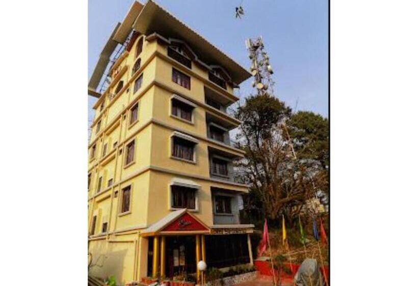 בית מלון כפרי Siniolchu Pelling , New Helipad Road , Pelling , Sikkim