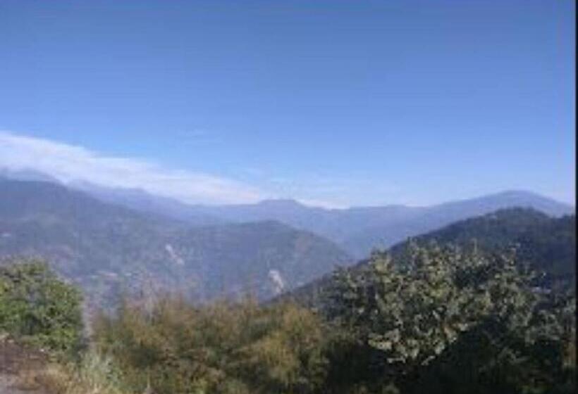 בית מלון כפרי Siniolchu Pelling , New Helipad Road , Pelling , Sikkim