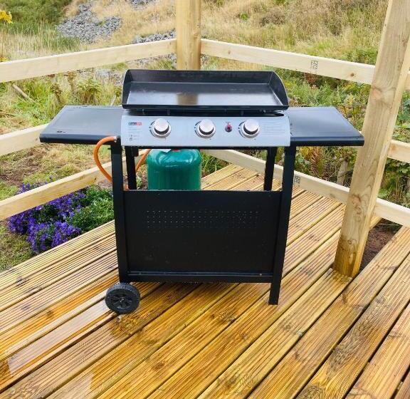 Отель The Original Sleeping Giant Lodge Farm Stay, Meet The Animals