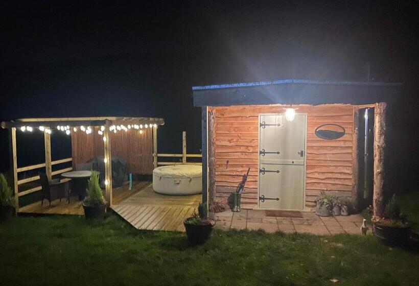 Отель The Original Sleeping Giant Lodge Farm Stay, Meet The Animals