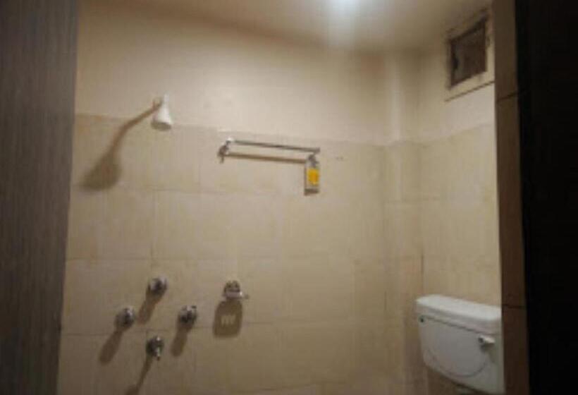 בית מלון כפרי Supriya International   Bihar