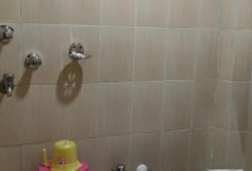 בית מלון כפרי Supriya International   Bihar