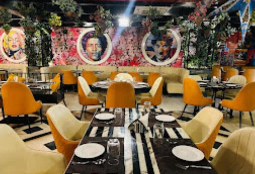 בית מלון כפרי The Triple Crown ,bettiah