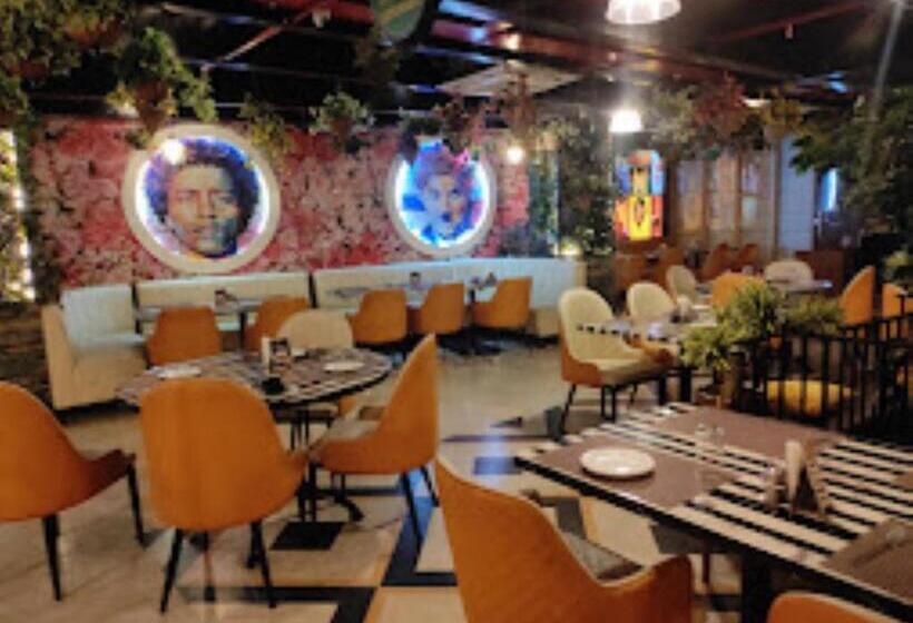 בית מלון כפרי The Triple Crown ,bettiah