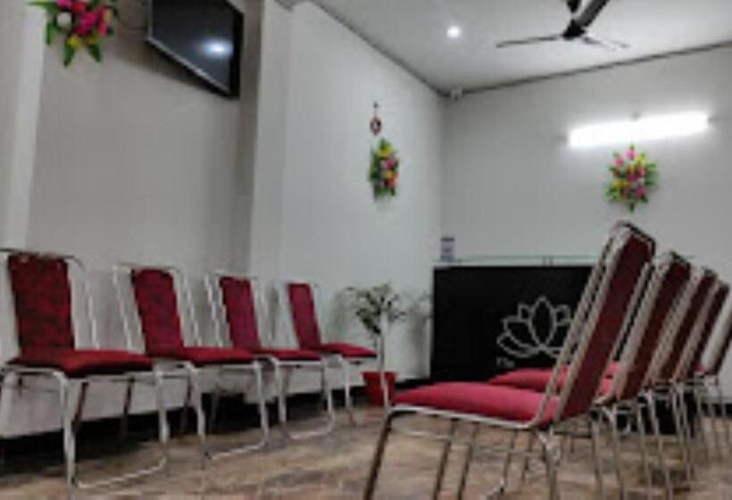 בית מלון כפרי The White Lotus, Patna