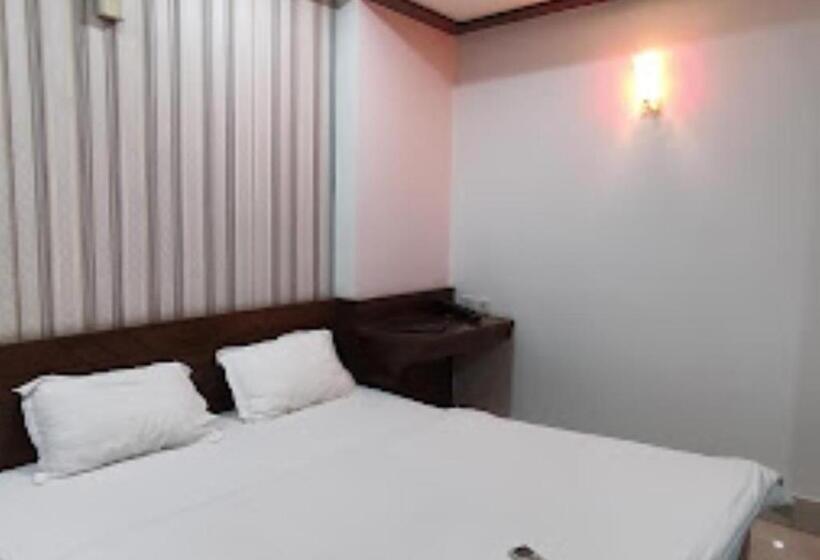 בית מלון כפרי Vinayak International