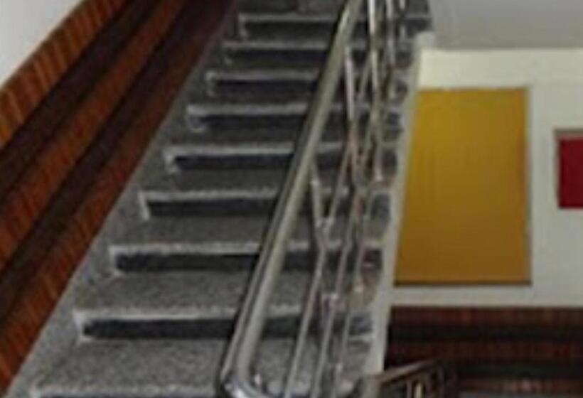 בית מלון כפרי Vinayak International