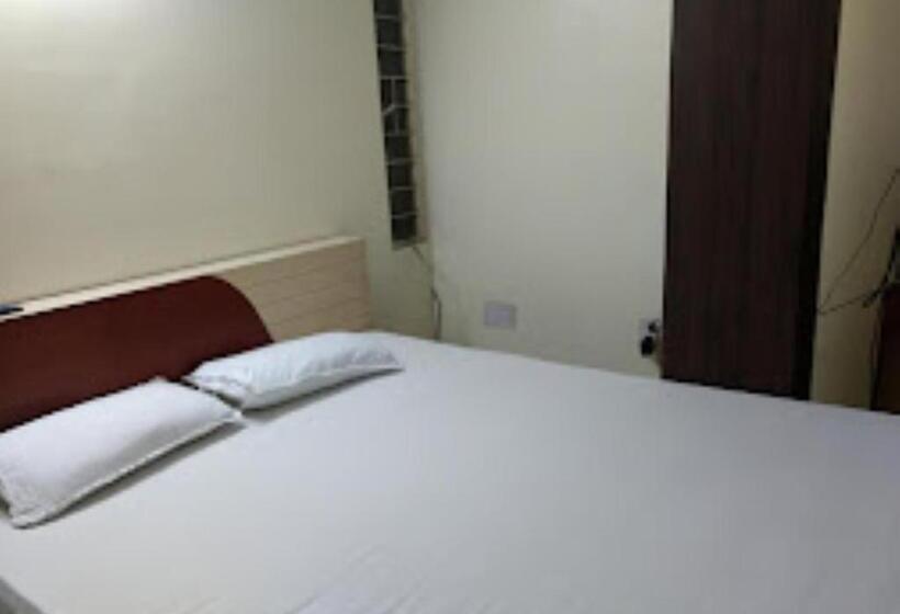 בית מלון כפרי Vrindavan Patna Bihar